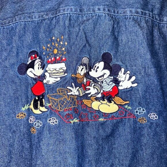 Disney Vintage Denim Button Up Collared Shirt Mickey Picnic Scene Embroidered XL - Picture 6 of 12